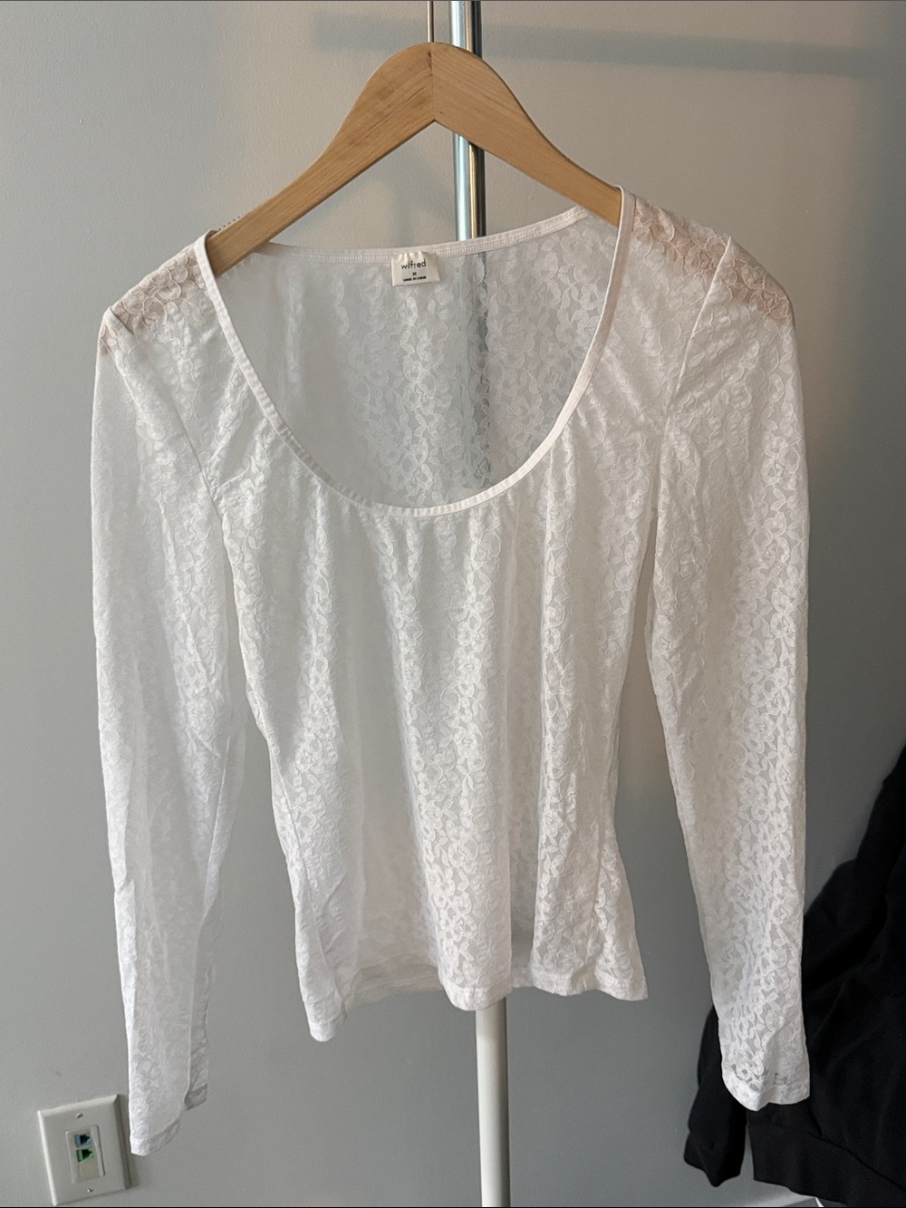 Wilfred White Lace Long-Sleeve Scoop Neck Top